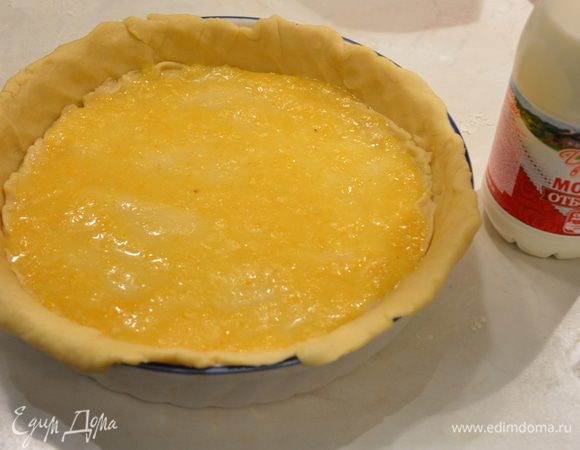 Вылить оставшуюся 1/3 часть начинки.