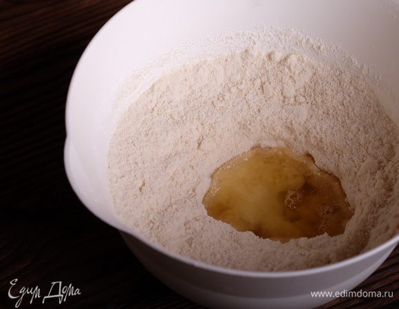 Добавьте в эту смесь 55 г белка.