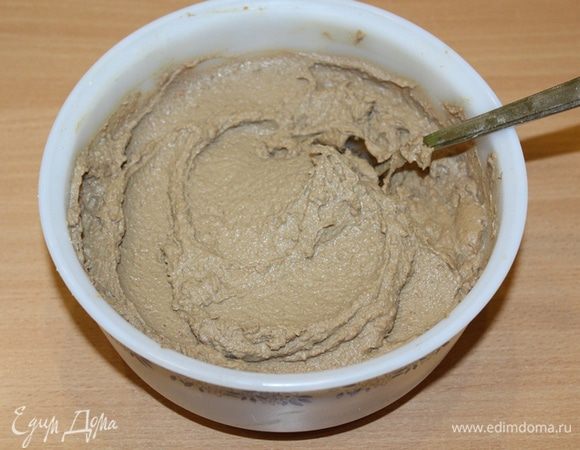 Взбить всю массу погружным блендером до гладкой консистенции.