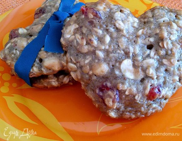 Отправляем эту красоту в духовку на 10 — 12 минут. После приготовления остужаем.