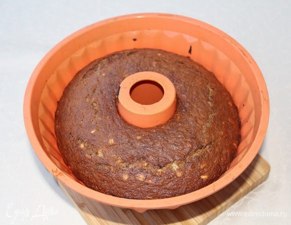 Выпекать при 180°С 50 — 60 минут, до сухой спички.