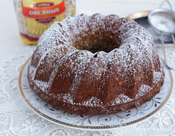 Вынуть кекс из формы, остудить, посыпать сахарной пудрой.
Приятного чаепития.