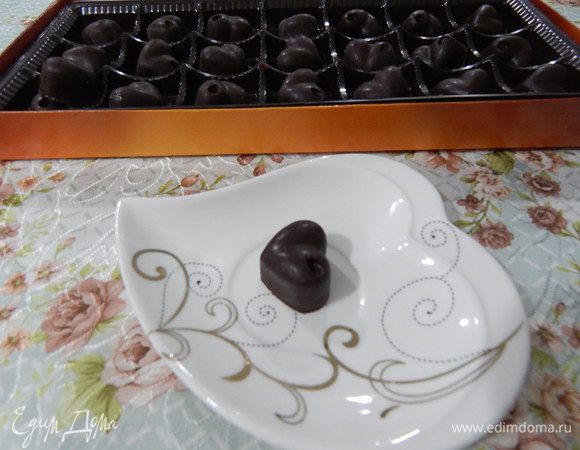 Нож безнадежно испорчен, но все компенсирует вкус конфет и восторг родных и близких.