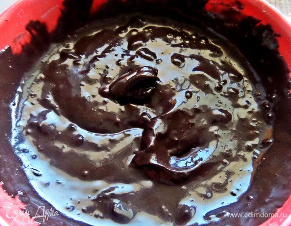 Смешать. Начинка очень вкусная, прям самодостаточная, хоть ложками ешь)))