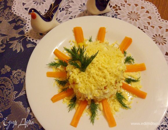 А можно пофантазировать и сделать солнышко! Салат-антидепрессант «Желтенький» с пшеном готов. Приятного аппетита!