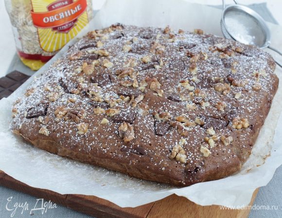 Остудить, посыпать сахарной пудрой.