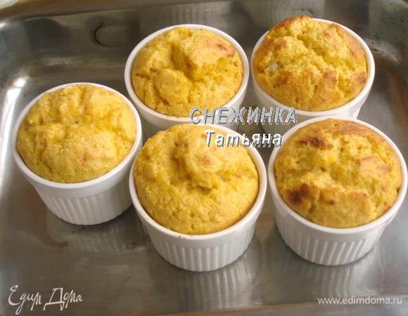 Выпекаем 25 минут. Суфле должно подняться и слегка зарумяниться.