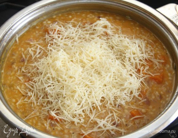 Добавить 120 — 150 г тертого пармезана. 