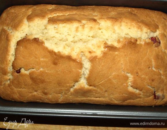 Выпекаем до сухой спицы или бамбуковой палочки. Достаем, даем остыть.