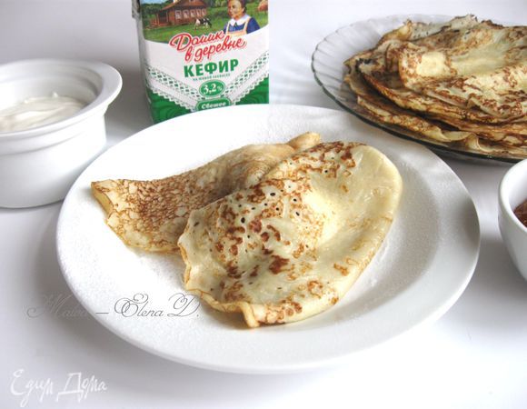 Готовые блины сразу подавать к столу, сопроводив сметаной «Домик в деревне» и любимым вареньем.
Веселой Масленицы вам и приятного аппетита!