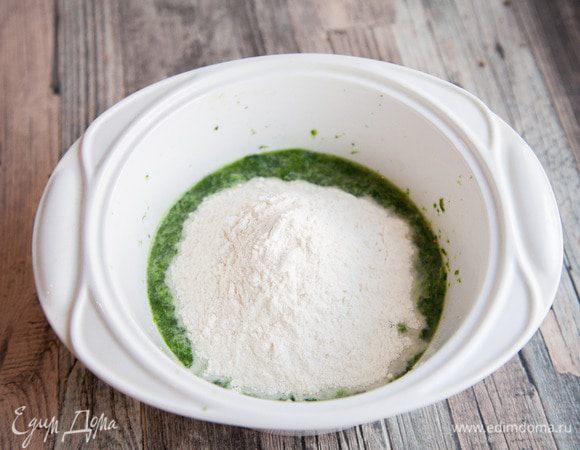 Затем добавить муку.