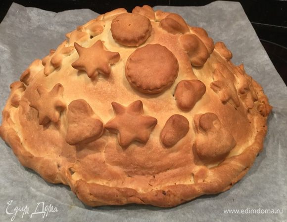 Выпекайте пирог в предварительно нагретой до 180°С духовке 35 — 40 минут.