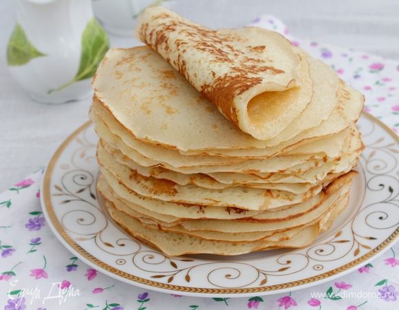 Блины складывать стопочкой и смазывать небольшим количеством сливочного масла. Приятного аппетита!