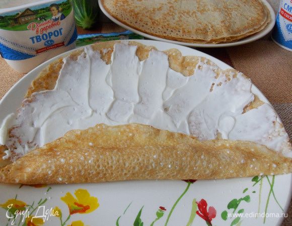 Плотно сворачиваем.