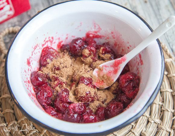 Добавить корицу.