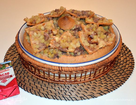 Выложить тесто крышки сверху и подавать немедленно.
Приятного аппетита!