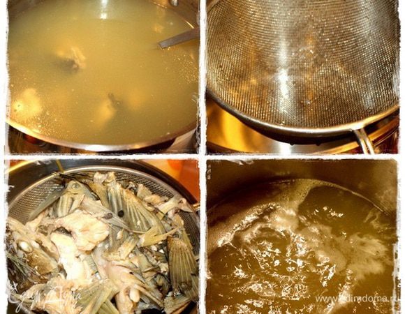 А потом вот через такое ситечко 2 раза процедил. 
Почему два? Да потому что всякие там косточки и кусочки разваренных голов и всякого такого после первого раза осталось. Сами посудите.
Ставим бульон на огонь и снова ждем, пока он закипит. А сами рыбу уже готовим. Ту, что пойдет в кастрюльку.