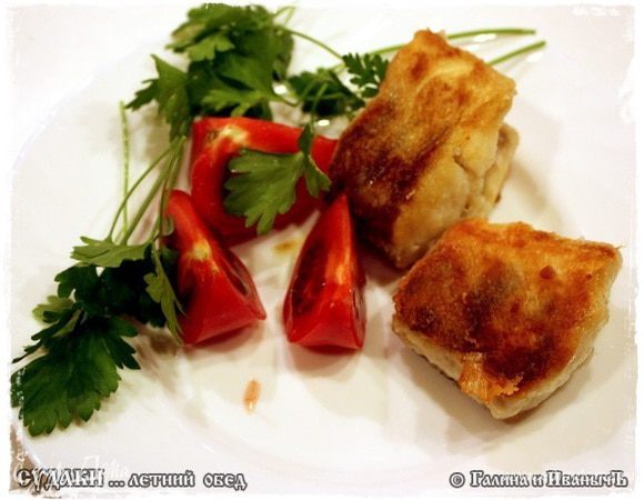 И рыбку с овощами и зеленью. Со свежими и очень сочными, и вкусными! И не надо никакого другого гарнира, ибо, поверьте, такая рыба самодостаточна и очень убедительна!