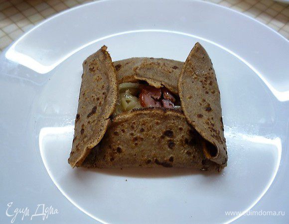 Края галет слегка загибаем по направлению к центру так, чтобы получались конвертики.