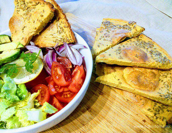 Очень вкусно с салатом. 