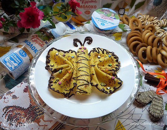 Перед подачей на стол палачинки немного остужаем, можно посыпать сахарной пудрой или кокосовой стружкой!