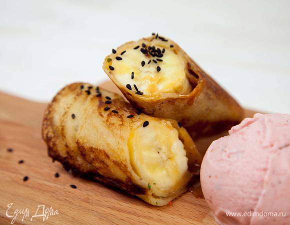 Подавать, посыпав кунжутом, и с мороженым.