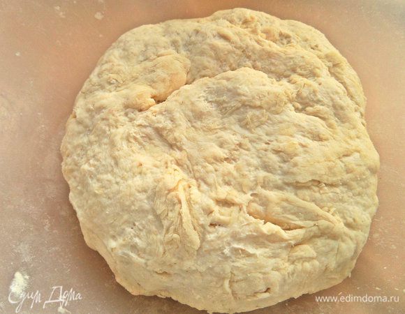 Замесить очень мягкое пушистое тесто.