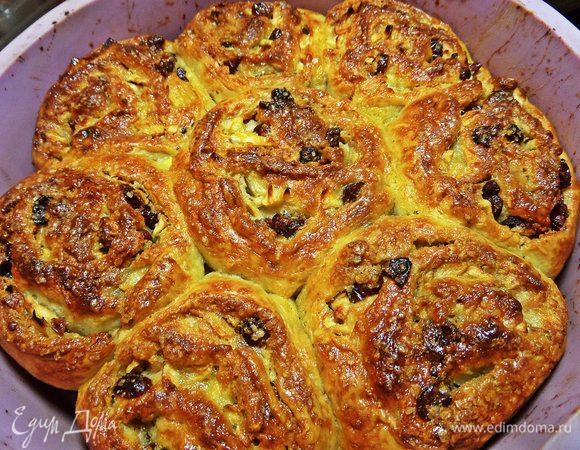 Булочки 40 минут. Вначале при 200°С, потом уменьшить до 180°С.