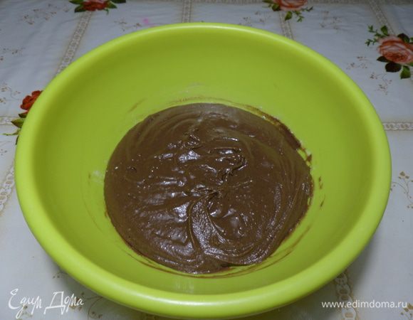 Замешиваем тесто.