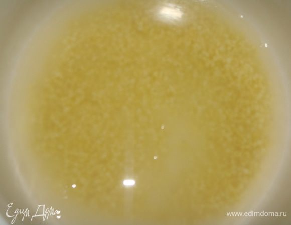 Сначала приготовим кулеш. Пшено хорошо промыть и сварить в 500 мл воды. Пшено должно сильно развариться. Немного остудить.