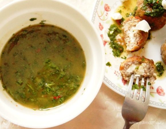 Посыпать кусочками феты и подавать на стол.