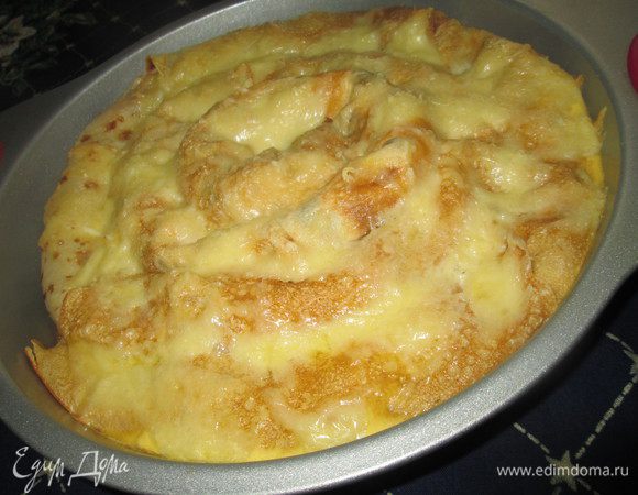 Но можно сделать заливку для пирога, смешав оставшиеся 4 ст. ложки молока с яйцом и тертым сыром. 