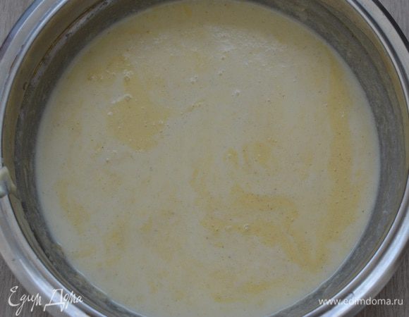 Добавить молоко «Домик в деревне», перемешать.