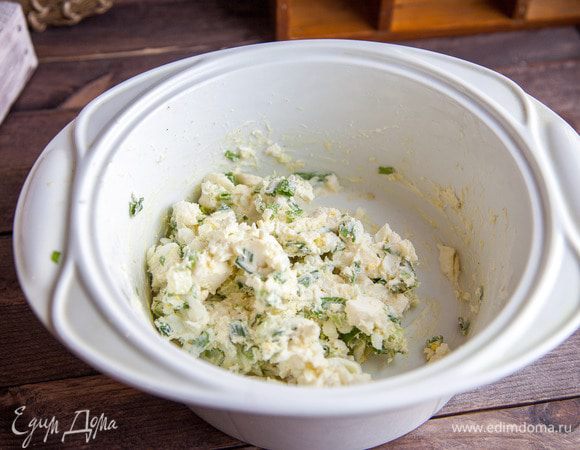 Хорошо перемешать и отложить в сторону.