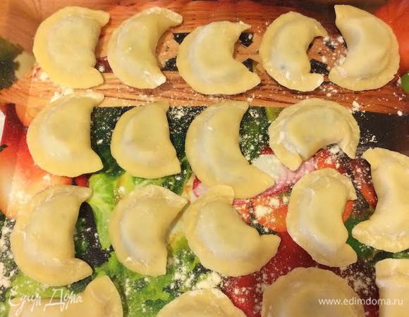 Слепить вареники.