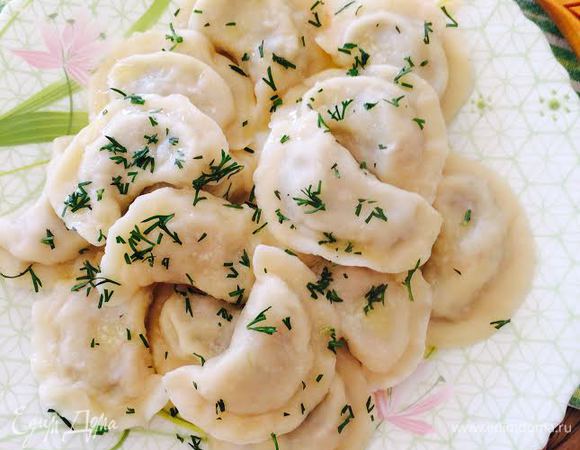 Отварить в подсоленной воде 5 — 6 минут.