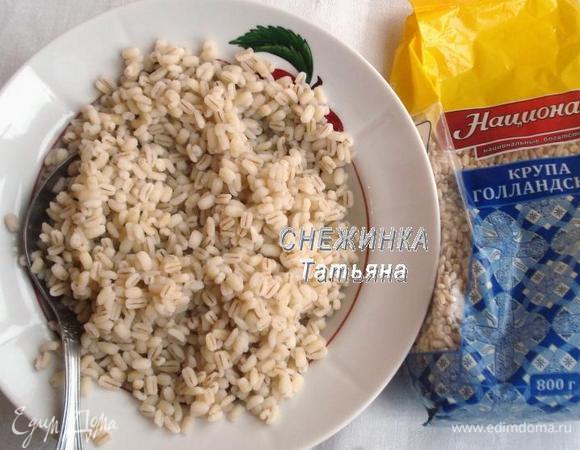 Отмеряем перловую крупу ТМ «Националь», промываем. Варим согласно инструкции на упаковке в подсоленной воде, не более 30 минут.