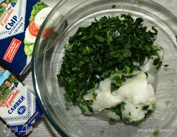 Приготовить сыр и сливки «Домик в деревне».