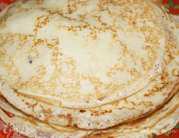 Готовые блинчики остужаем, иначе крем потечет.