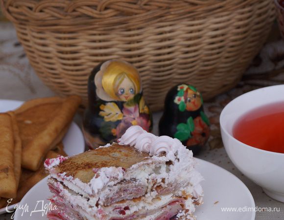 Так как кушали на улице, то к прохладному тортику мы подали горячий клюквенный морс.