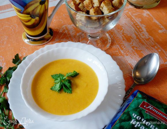 Суп-пюре из чечевицы — это не только сытно, полезно и питательно, но еще и очень вкусно! Приятного аппетита!