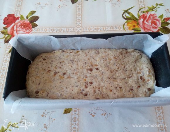 Выкладываем тесто в форму. Оставляем на 30 минут.