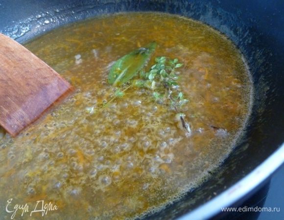 Затем добавим  веточку тимьяна , несколько листиков шалфея.