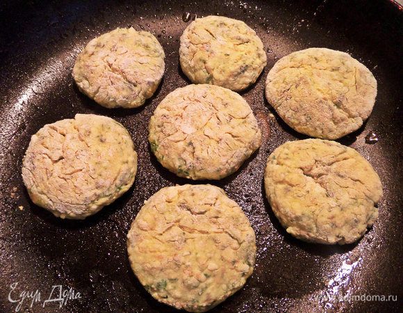 Жарить на разогретом масле.