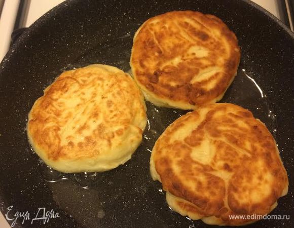 Обжариваем на сковороде с двух сторон.