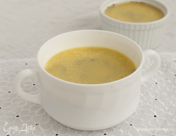 Залейте паштет растопленным сливочным маслом и уберите в холодильник на несколько часов.