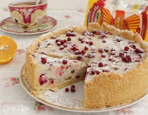 Пирог хорошо остудить. Посыпать сахарной пудрой.