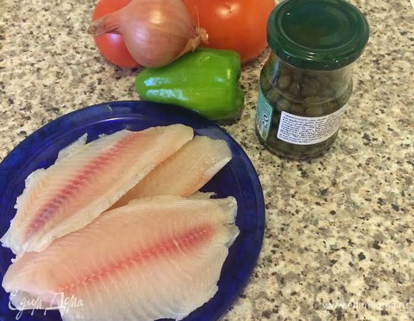 Рыбу вымыть и обсушить бумажным полотенцем.