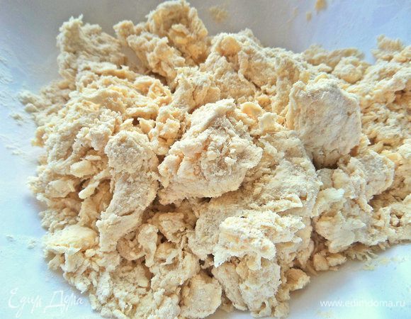 Теперь быстро вымесить руками.