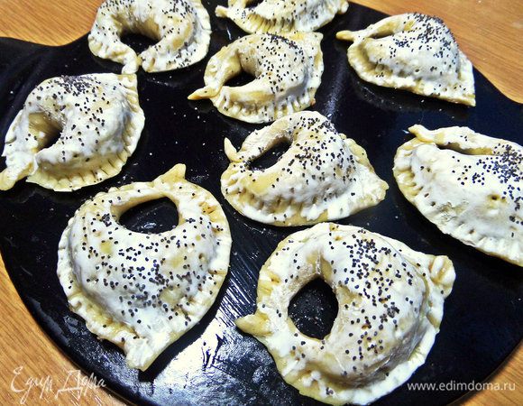 Часть выпекалась на камне для пиццы.